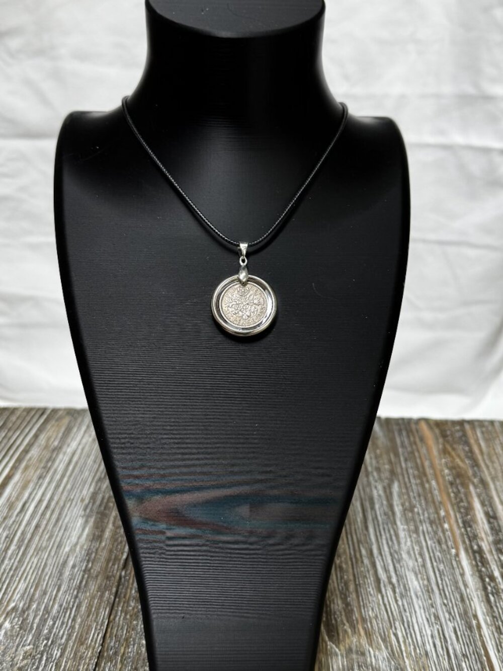 1955 British Sixpence Royal Floral Vintage Coin Resin Pendant - Picture 12 of 16